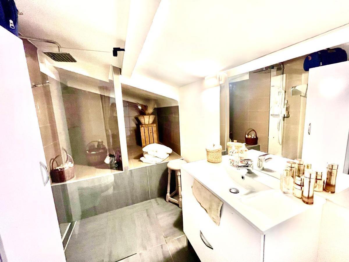 Loft Atypique Au Milieu Des Champs Lägenhet Tourrettes Exteriör bild